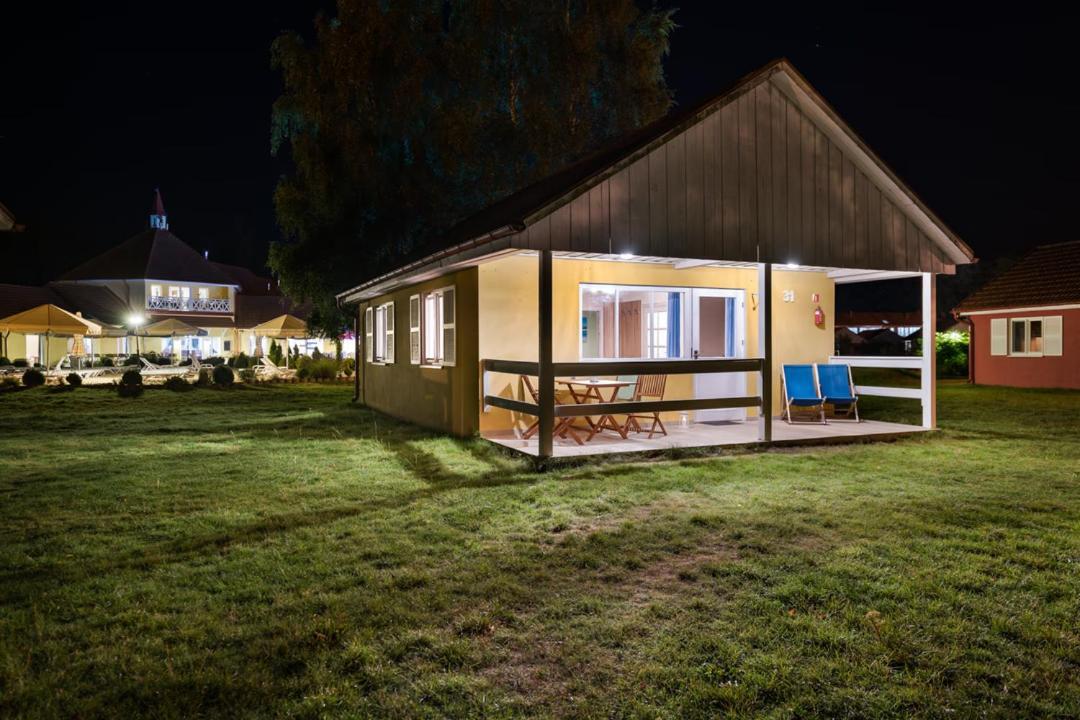 Holiday Park Kacze Stawy Łeba Buitenkant foto